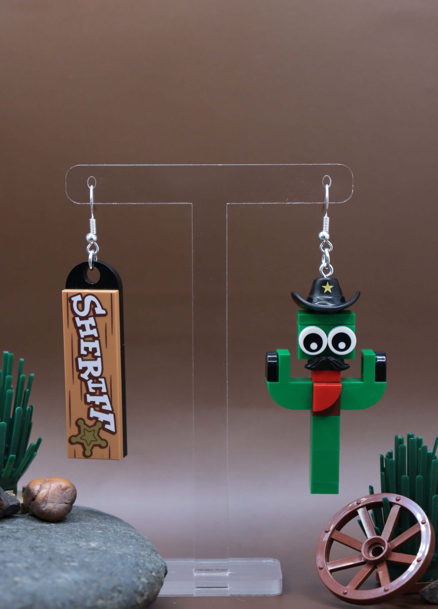 Funky LEGO cactus earring with moustache and sheriff hat - Green-Red - Sheriff tile - Hanging display