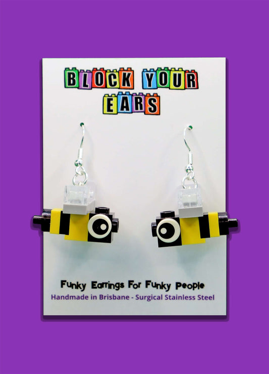 Cute handmade bee earrings in yellow and black - Main card